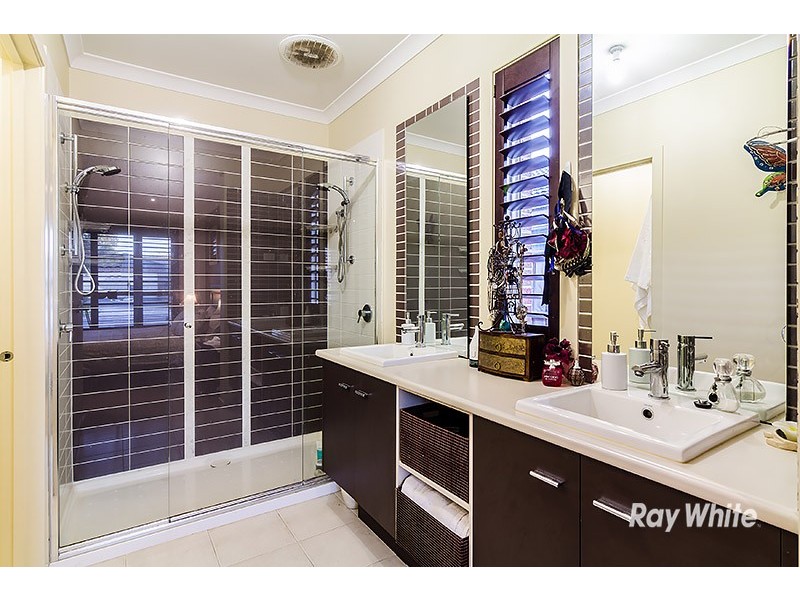 37 Wild Scotchman Way, Cranbourne East VIC 3977