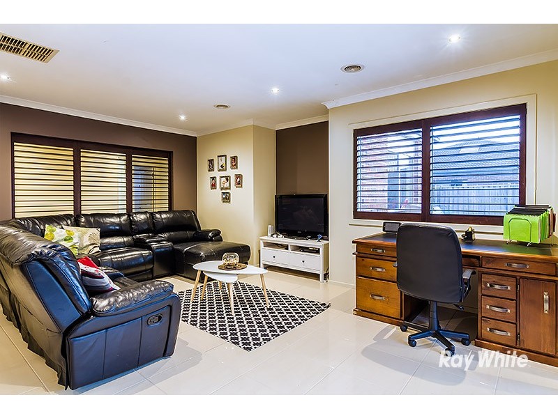 37 Wild Scotchman Way, Cranbourne East VIC 3977