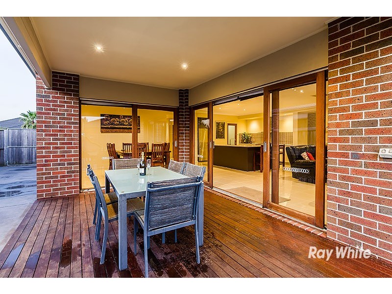 37 Wild Scotchman Way, Cranbourne East VIC 3977