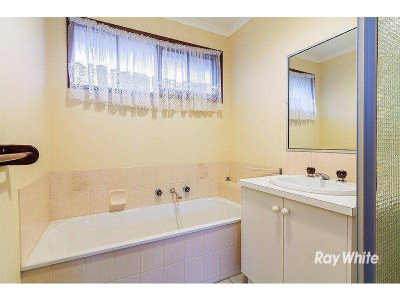 46 Courtenay Avenue, Cranbourne North VIC 3977