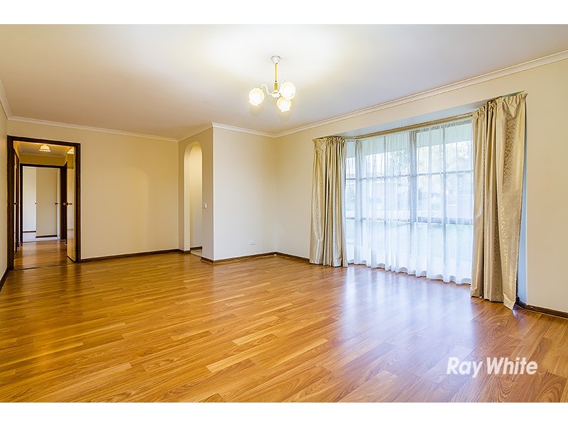 46 Courtenay Avenue, Cranbourne North VIC 3977