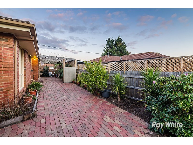 46 Courtenay Avenue, Cranbourne North VIC 3977