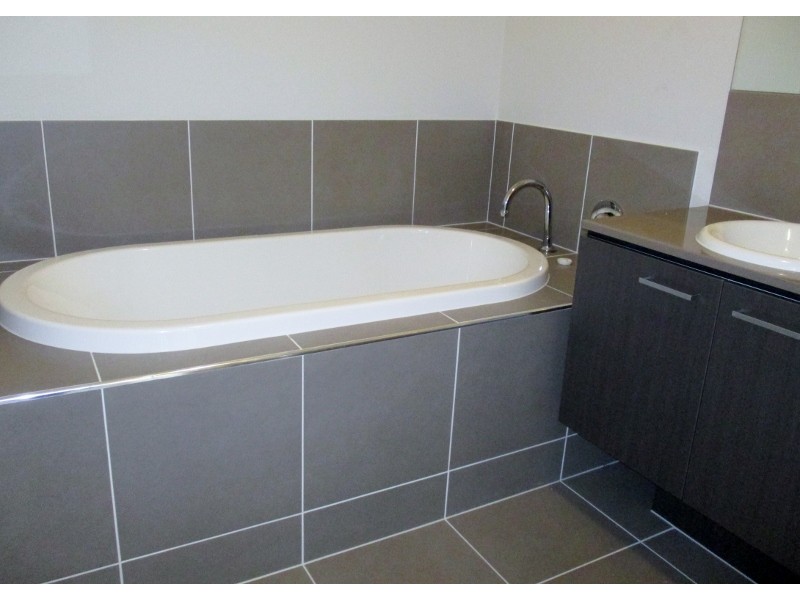 167 Lineham Drive, Cranbourne East VIC 3977