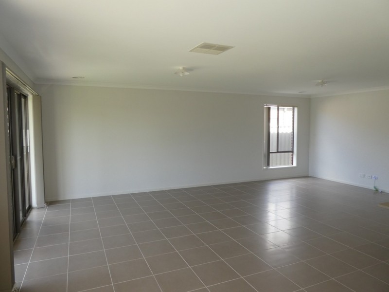 167 Lineham Drive, Cranbourne East VIC 3977