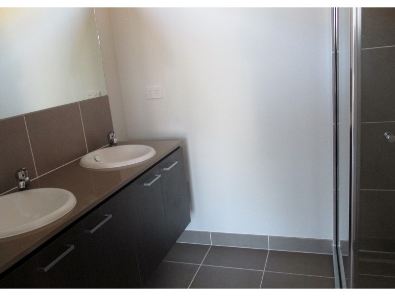 167 Lineham Drive, Cranbourne East VIC 3977