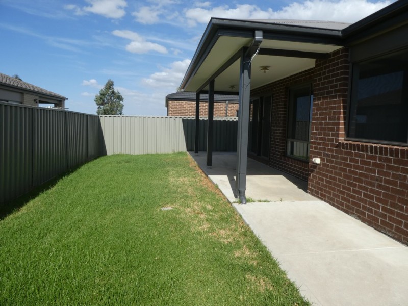 167 Lineham Drive, Cranbourne East VIC 3977