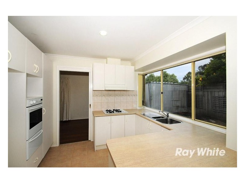 8 Parkside Mews, Cranbourne West VIC 3977