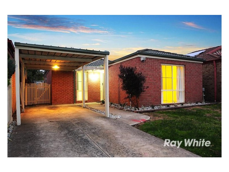8 Parkside Mews, Cranbourne West VIC 3977