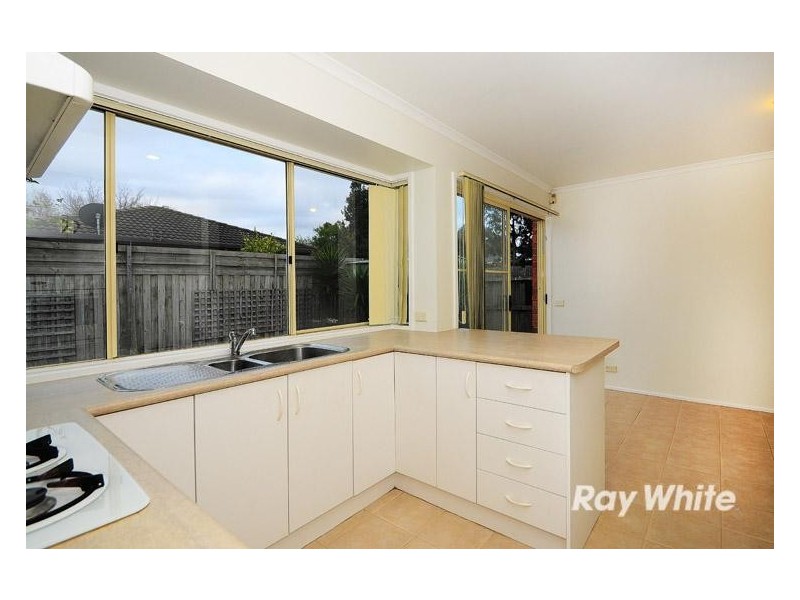 8 Parkside Mews, Cranbourne West VIC 3977