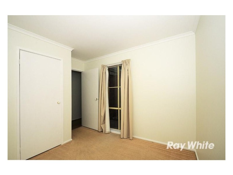 8 Parkside Mews, Cranbourne West VIC 3977