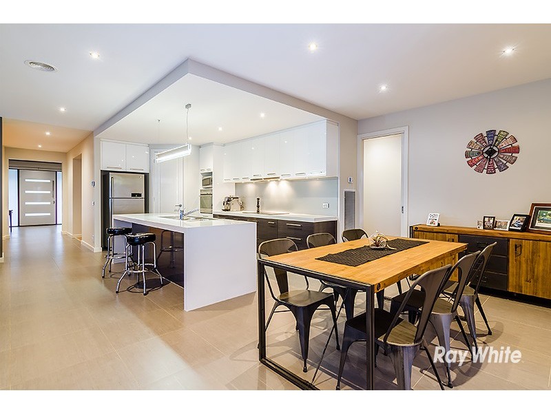 12 Brookwater Parade, Lyndhurst VIC 3975