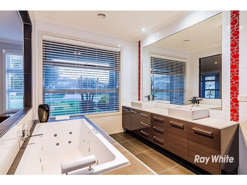 12 Brookwater Parade, Lyndhurst VIC 3975