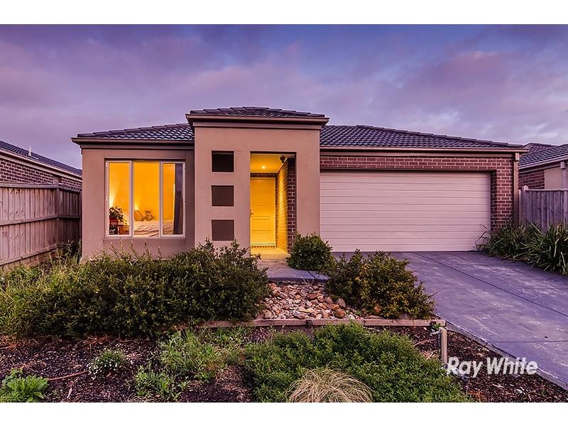 18 Islington Ave, Cranbourne North VIC 3977