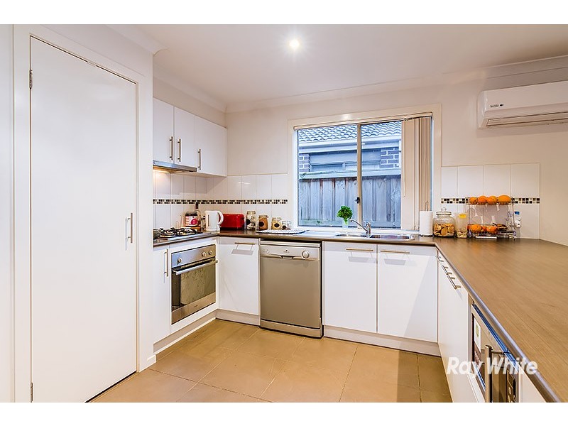 18 Islington Ave, Cranbourne North VIC 3977