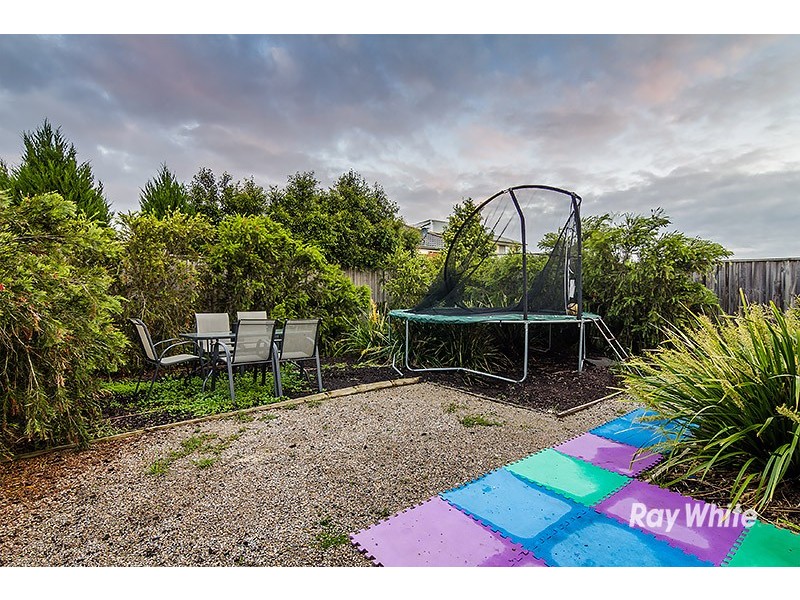 18 Islington Ave, Cranbourne North VIC 3977