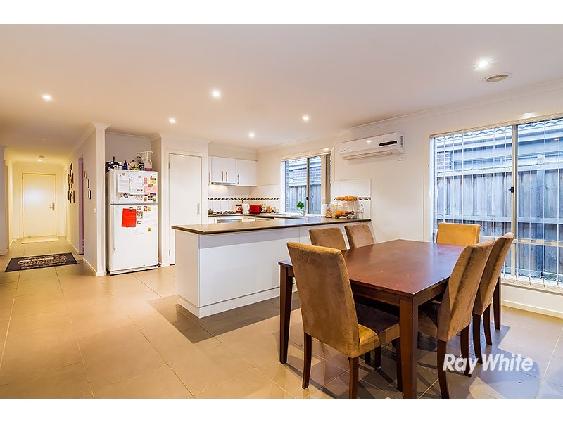 18 Islington Ave, Cranbourne North VIC 3977