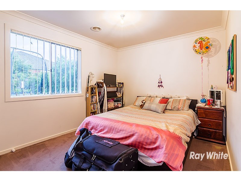 18 Islington Ave, Cranbourne North VIC 3977