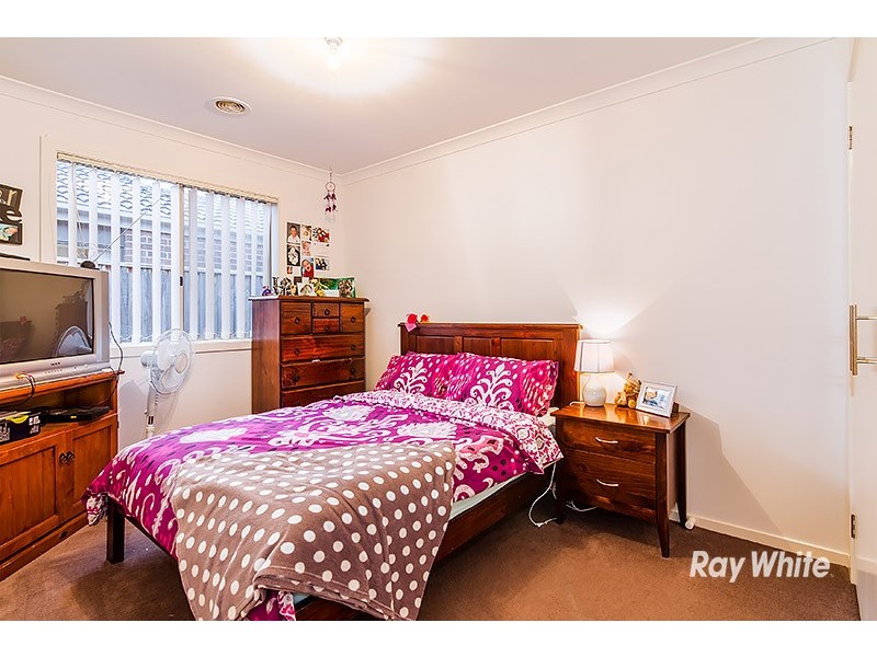 18 Islington Ave, Cranbourne North VIC 3977