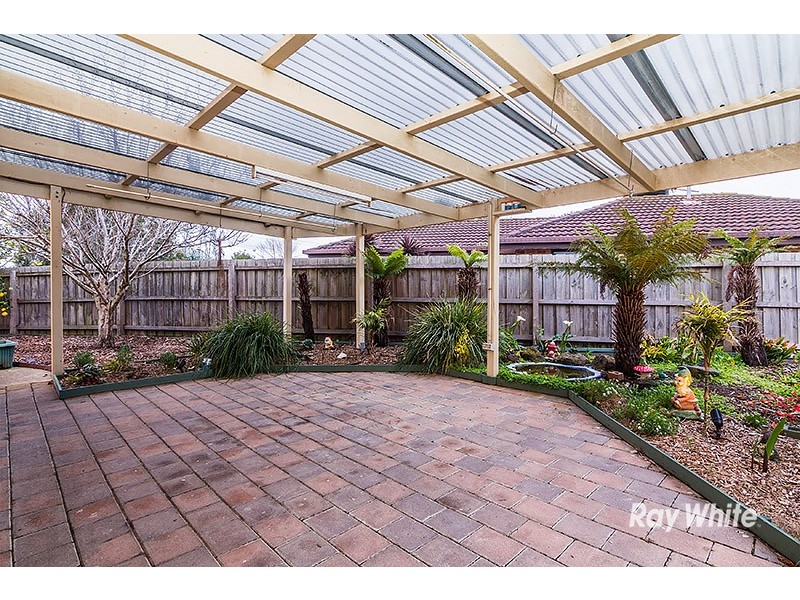 6 Ayres Close, Cranbourne North VIC 3977