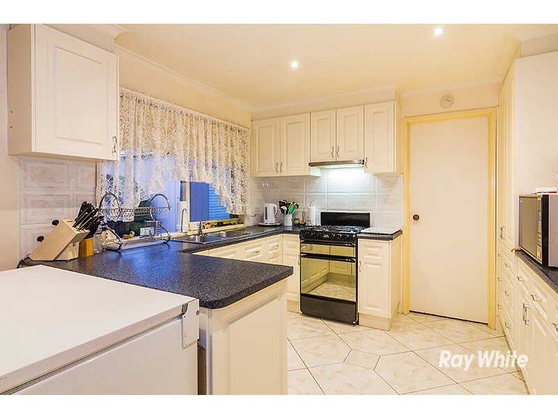 6 Ayres Close, Cranbourne North VIC 3977