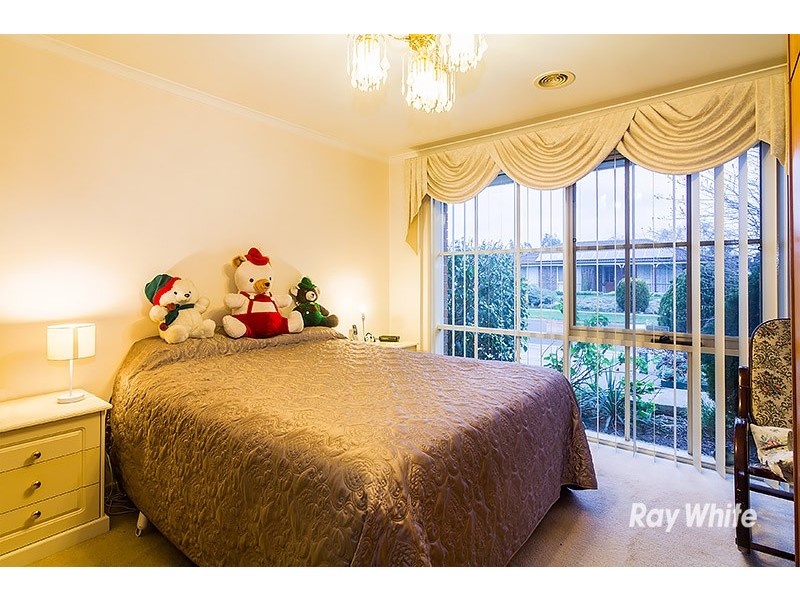 6 Ayres Close, Cranbourne North VIC 3977