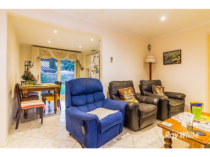 6 Ayres Close, Cranbourne North VIC 3977