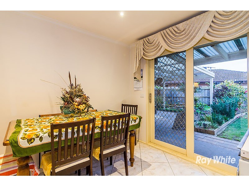 6 Ayres Close, Cranbourne North VIC 3977