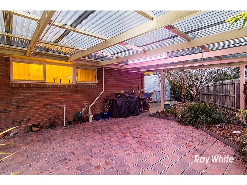 6 Ayres Close, Cranbourne North VIC 3977
