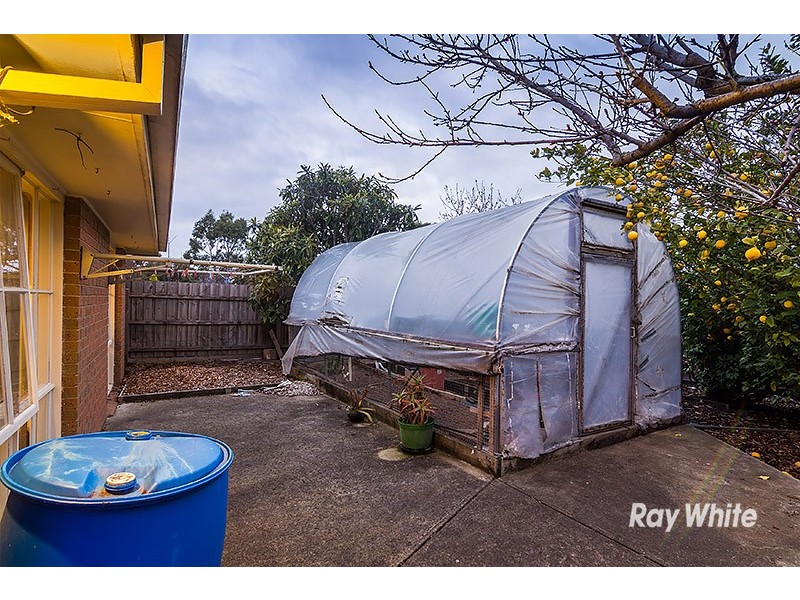 6 Ayres Close, Cranbourne North VIC 3977