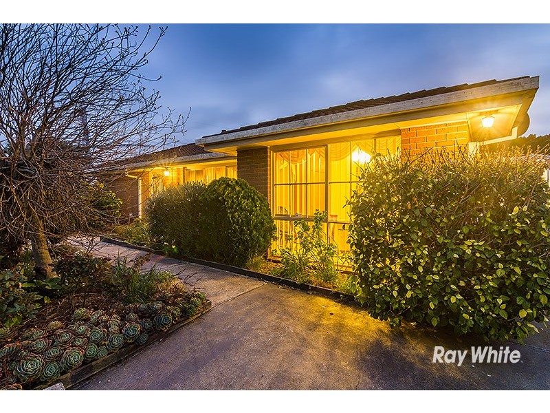 6 Ayres Close, Cranbourne North VIC 3977