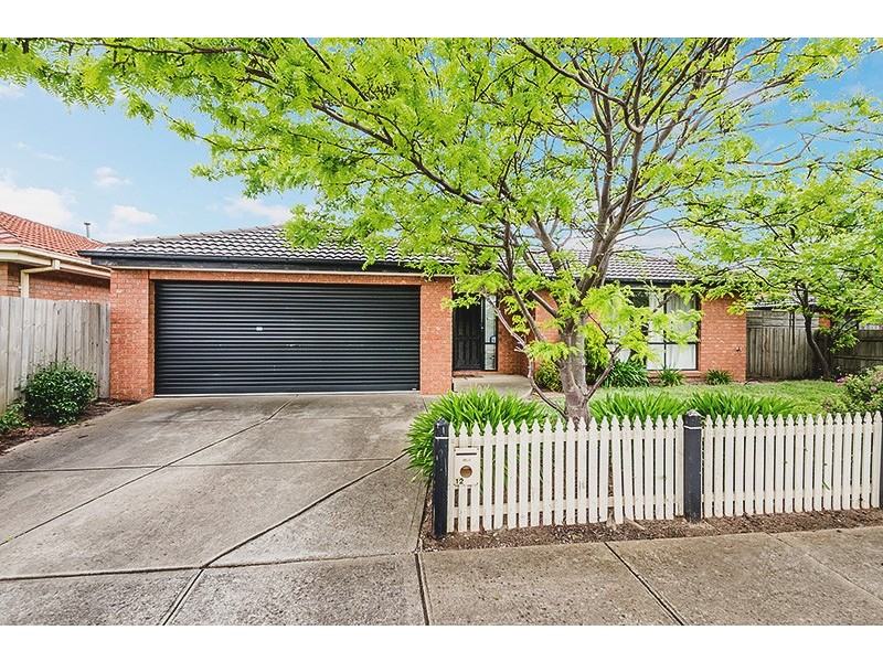 12 Barham Way, Cranbourne East VIC 3977