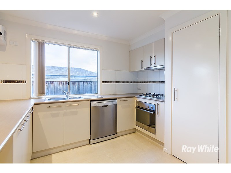 2 Islington Avenue, Cranbourne North VIC 3977