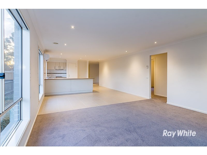 2 Islington Avenue, Cranbourne North VIC 3977