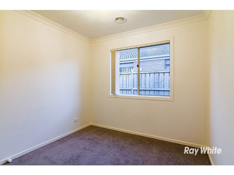 2 Islington Avenue, Cranbourne North VIC 3977