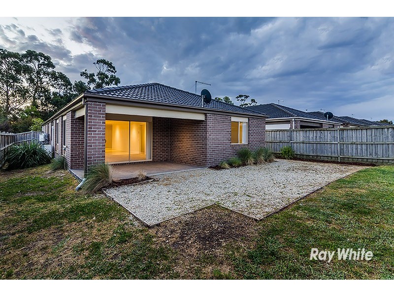 2 Islington Avenue, Cranbourne North VIC 3977
