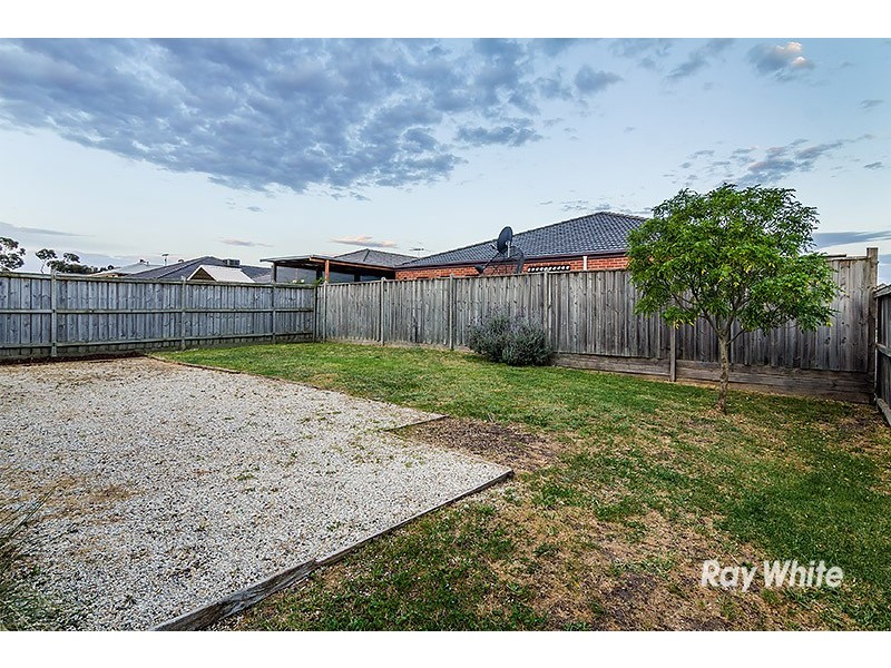 2 Islington Avenue, Cranbourne North VIC 3977
