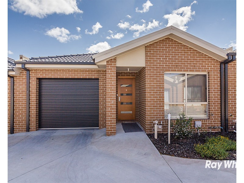 3/16-18 Phelan Drive, Cranbourne North VIC 3977