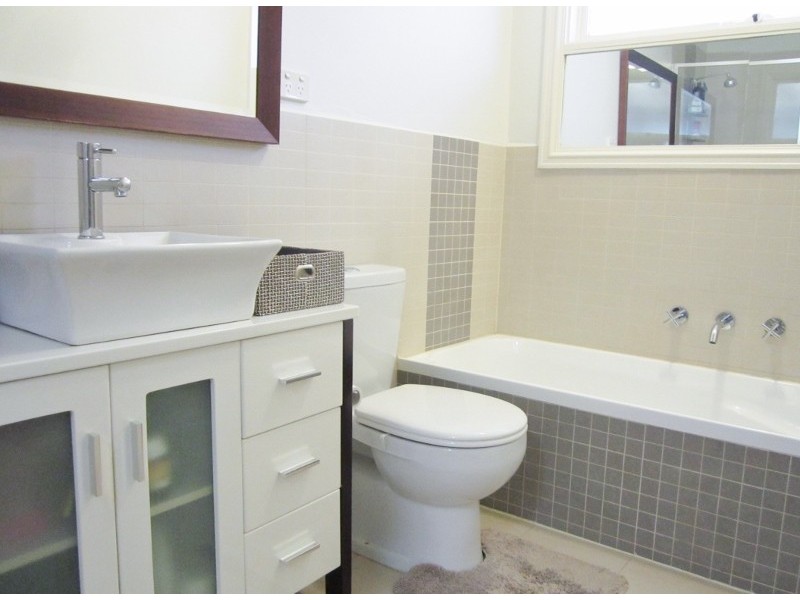 17 Jennifer Street, Noble Park North VIC 3174