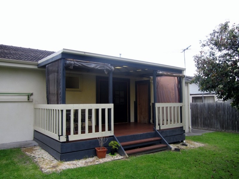 17 Jennifer Street, Noble Park North VIC 3174