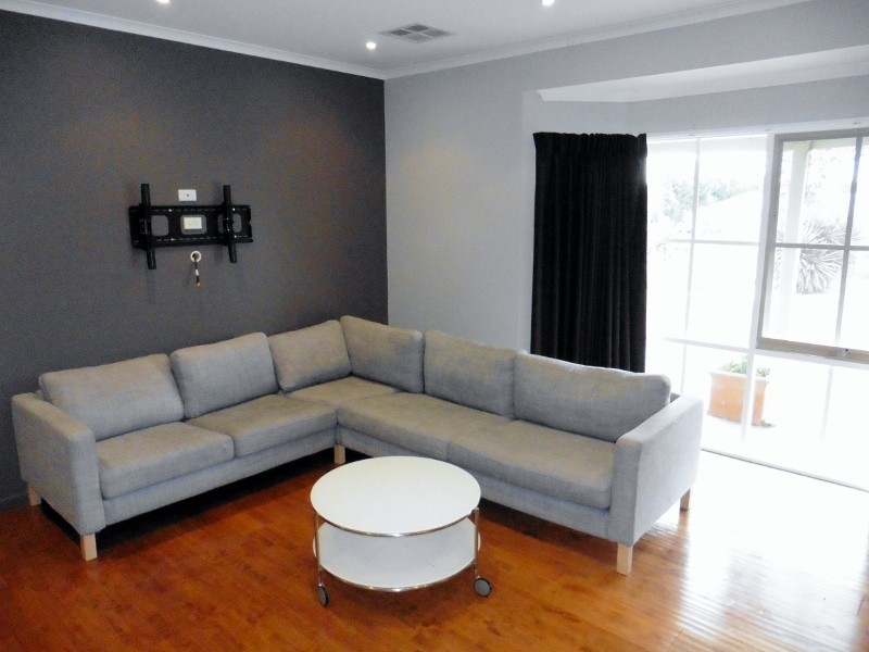 13 Mack Road, Narre Warren South VIC 3805