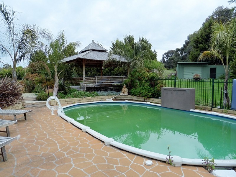 13 Mack Road, Narre Warren South VIC 3805