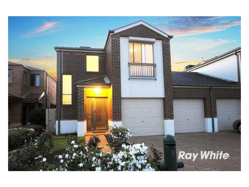 5 Boronia Avenue, Cranbourne VIC 3977