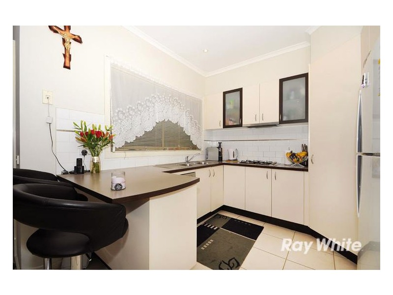 5 Boronia Avenue, Cranbourne VIC 3977