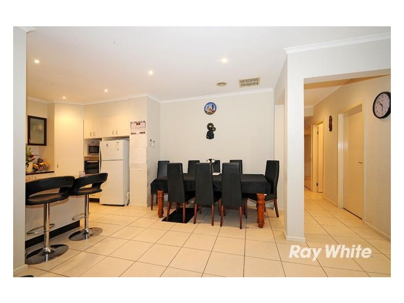 5 Boronia Avenue, Cranbourne VIC 3977