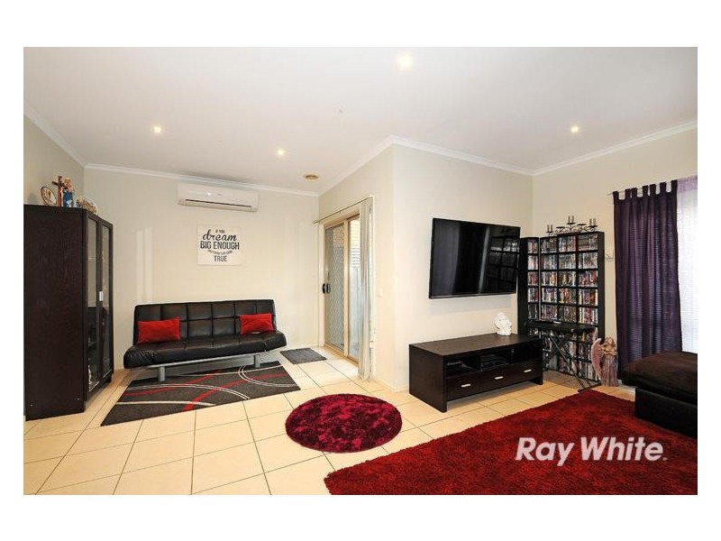 5 Boronia Avenue, Cranbourne VIC 3977