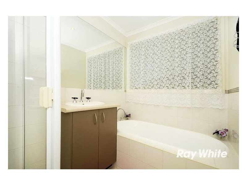 5 Boronia Avenue, Cranbourne VIC 3977