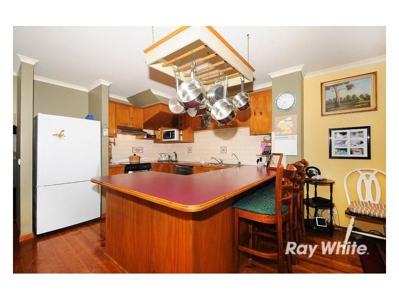 10 Tarrangower Place, Berwick VIC 3806