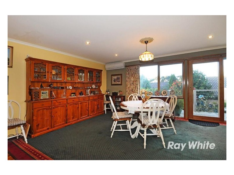 10 Tarrangower Place, Berwick VIC 3806