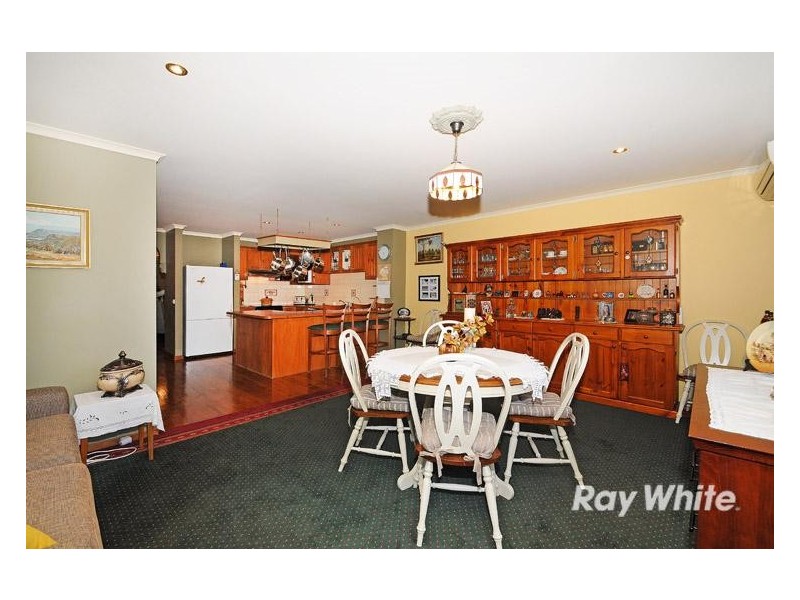 10 Tarrangower Place, Berwick VIC 3806