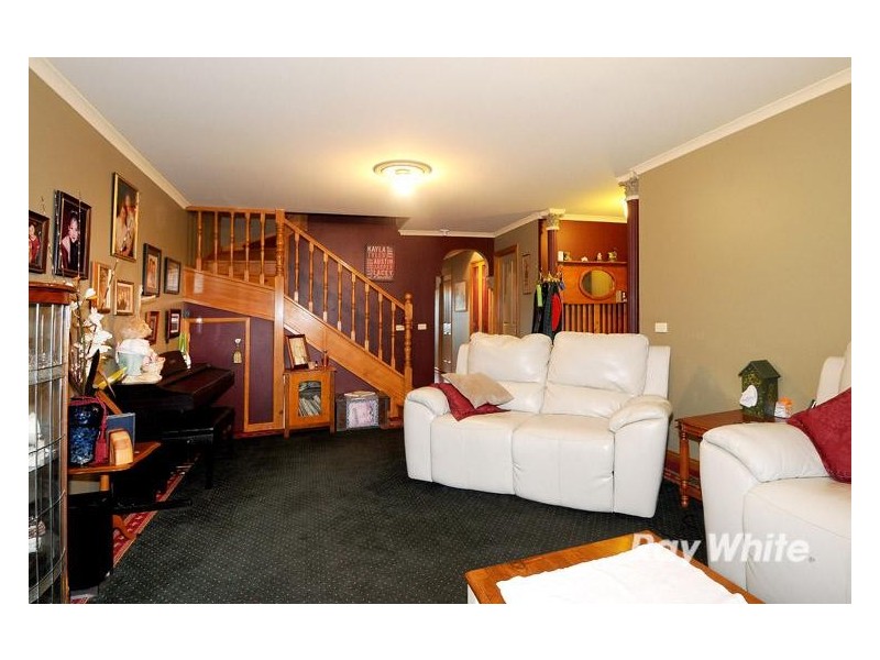 10 Tarrangower Place, Berwick VIC 3806